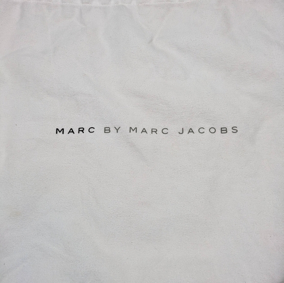 Marc by Marc Jacobs Zip-Up Black and Pink iPad/Kindle/Tablet Case with Dust Bag - Picture 4 of 5